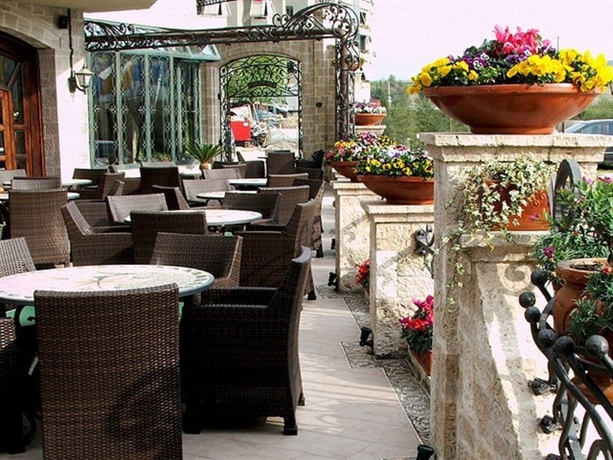 Imagen general del Hotel Dinasty, Tirana. Foto 6