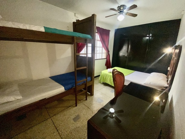 Imagen de la habitación del Hotel Ding-Dong Hostel. Foto 20