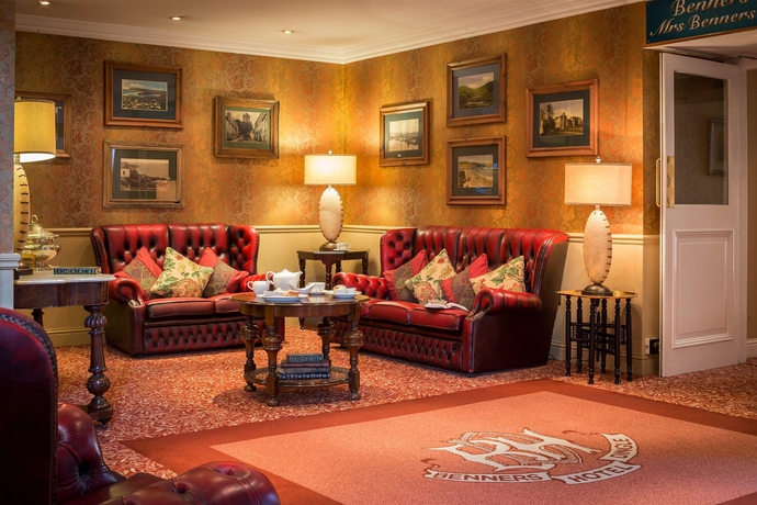 Imagen de los interiores del Hotel Dingle Benners. Foto 12