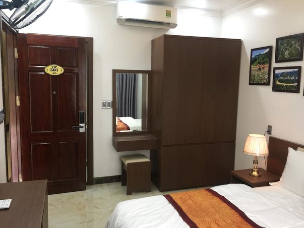 Imagen de la habitación del Hotel Dinh Gia Hotel. Foto 10