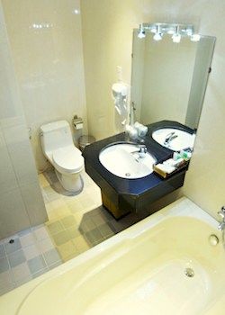 Imagen general del Hotel Dinh Phat. Foto 8