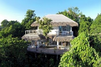 Imagen general del Hotel Diniview Villas. Foto 6