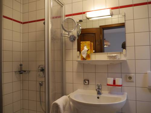 Imagen de la habitación del Hotel Dinkelsb&uuml;hler Kunst-stuben. Foto 5