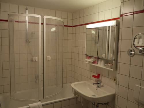 Imagen de la habitación del Hotel Dinkelsb&uuml;hler Kunst-stuben. Foto 6