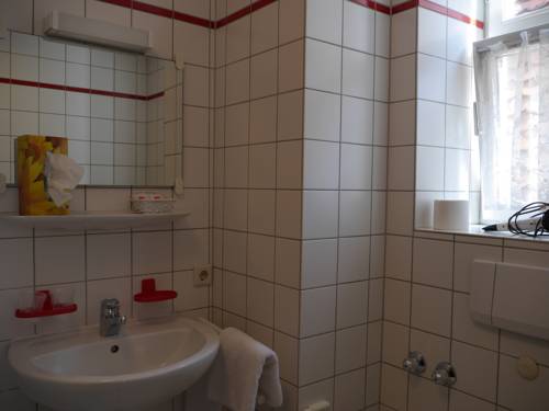 Imagen de la habitación del Hotel Dinkelsb&uuml;hler Kunst-stuben. Foto 15