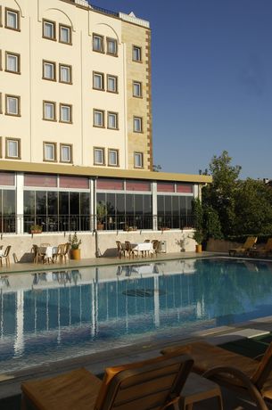 Imagen de la piscina del Hotel Dinler Hotels &Uuml;rg&uuml;p. Foto 13