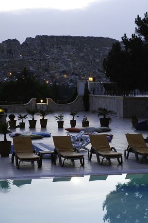 Imagen de la piscina del Hotel Dinler Hotels &Uuml;rg&uuml;p. Foto 15