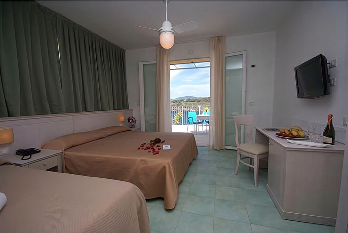 Imagen de la habitación del Hotel Dino. Foto 9
