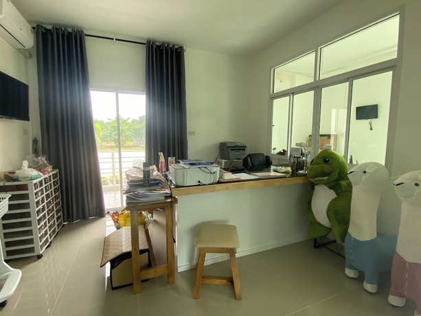 Imagen de los interiores del Hotel Dino Homestay. Foto 15