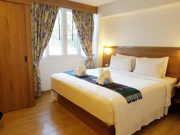 Imagen de la piscina del Hotel Dinsomon. Foto 19