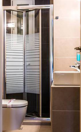 Imagen de la habitación del Hotel Diogenis, Ermoupoli. Foto 4