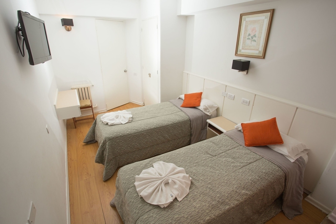 Imagen de la habitación del Hotel Dion. Foto 7