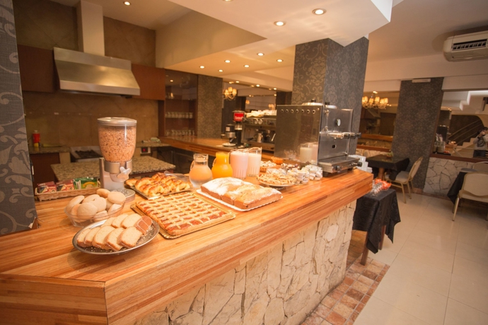 Imagen del bar/restaurante del Hotel Dion. Foto 5