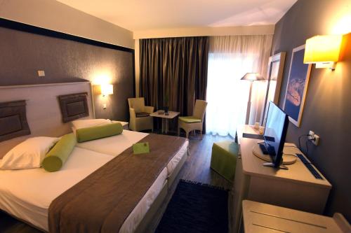 Imagen general del Hotel Dion Palace Resort and Spa. Foto 1