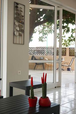 Imagen de los interiores del Hotel Dioni, Adelianos Kampos. Foto 14