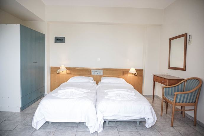 Imagen de la habitación del Hotel Dioni, Adelianos Kampos. Foto 6