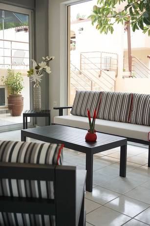 Imagen de los interiores del Hotel Dioni, Adelianos Kampos. Foto 17