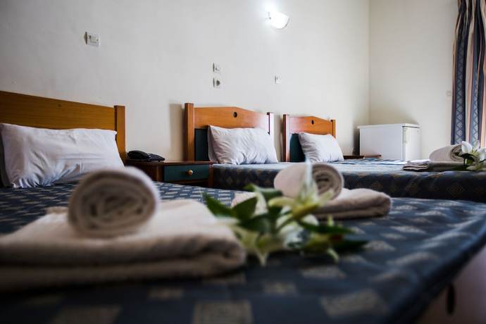 Imagen de la habitación del Hotel Dioni. Foto 7