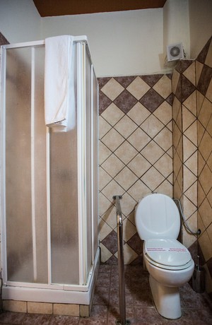 Imagen de la habitación del Hotel Dioni. Foto 8