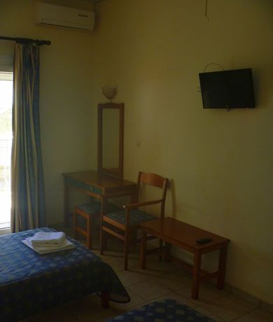 Imagen de la habitación del Hotel Dioni. Foto 12