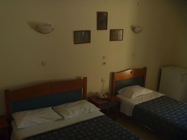 Imagen de la habitación del Hotel Dioni. Foto 15
