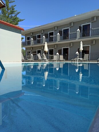 Imagen general del Hotel Dionisos Apartments. Foto 3