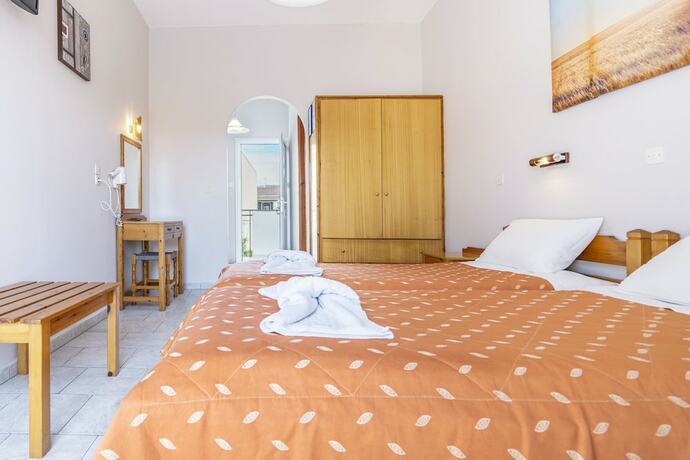 Imagen general del Hotel Dionisos Apartments. Foto 4
