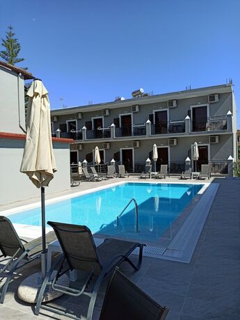 Imagen general del Hotel Dionisos Apartments. Foto 11