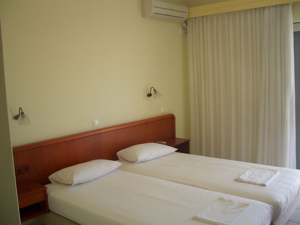 Imagen de los exteriores del Hotel Dionisos. Foto 11