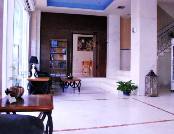 Imagen de los interiores del Hotel Dionysion. Foto 18