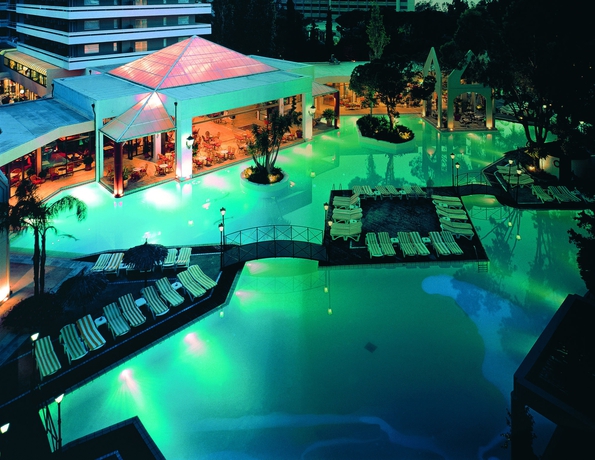 Imagen de la piscina del Hotel Dionysos. Foto 13