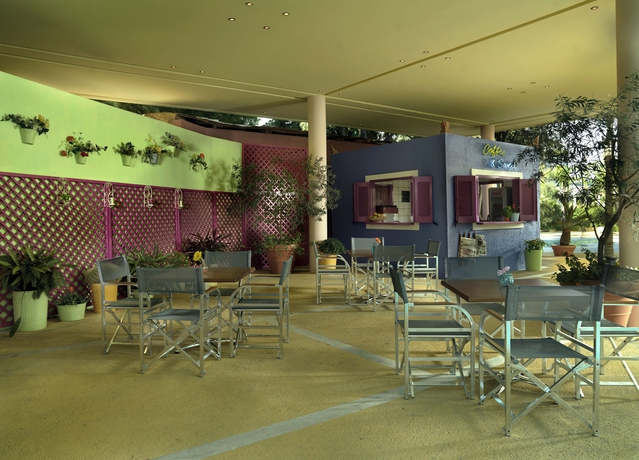 Imagen del bar/restaurante del Hotel Dionysos. Foto 8