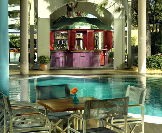 Imagen del bar/restaurante del Hotel Dionysos. Foto 9