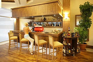 Imagen del bar/restaurante del Hotel Dionysos Hotels Sport & Spa. Foto 3