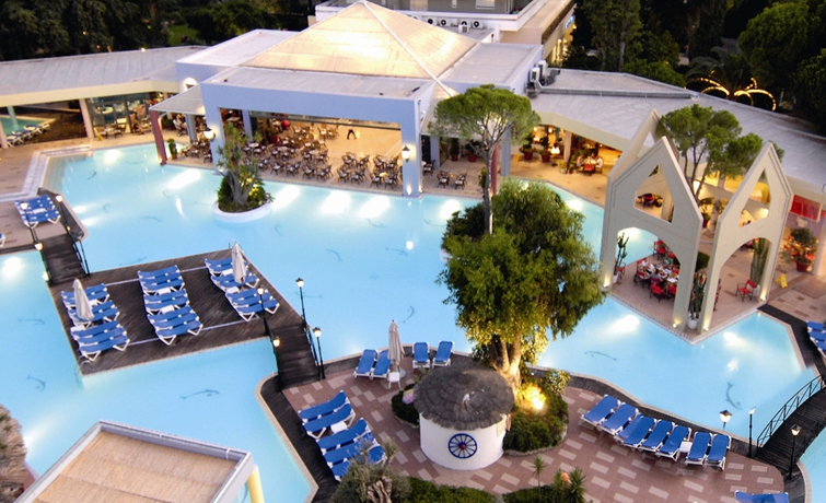 Imagen de la piscina del Hotel Dionysos, Rodas. Foto 16