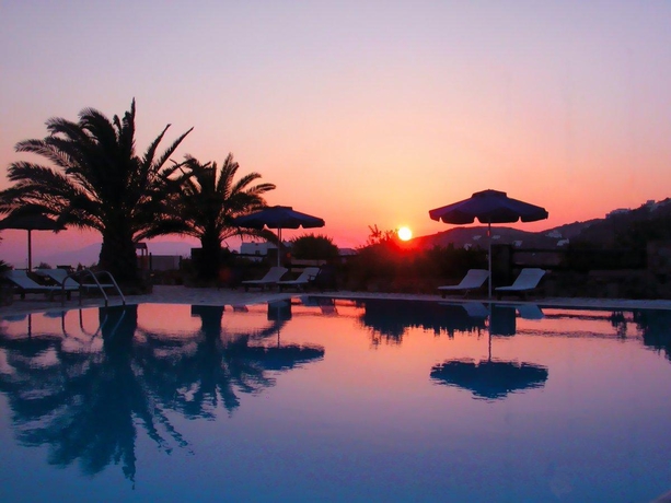 Imagen general del Hotel Dionysos Sea Side Resort. Foto 7