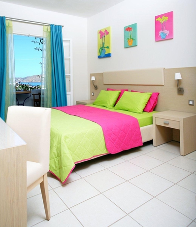 Imagen general del Hotel Dionysos Sea Side Resort. Foto 10