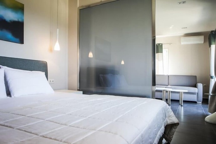 Imagen de la habitación del Hotel Dionysos Village Resort. Foto 9