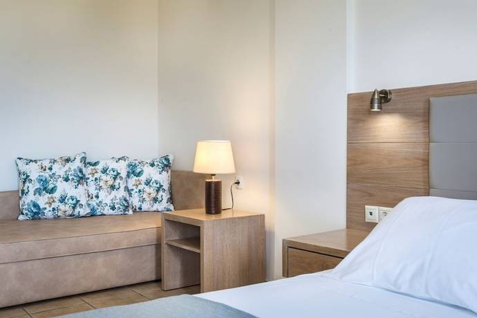 Imagen de la habitación del Hotel Dionysos Village Resort. Foto 15