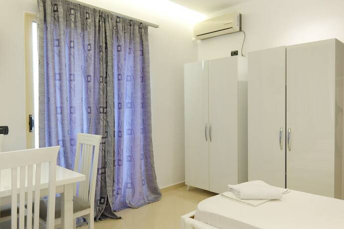 Imagen de la habitación del Hotel Dior. Foto 17