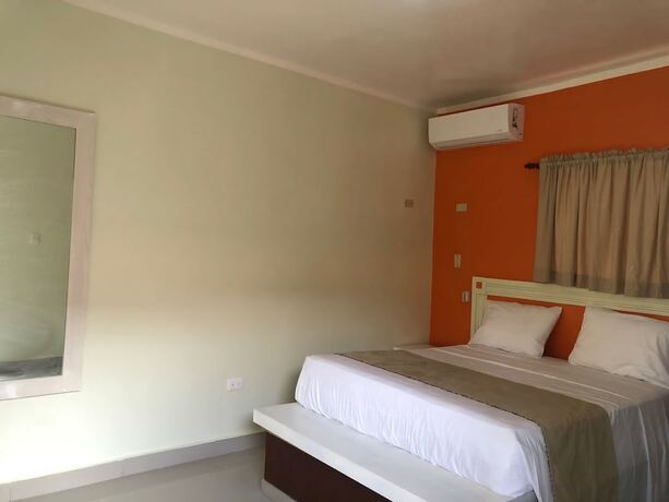 Imagen de la habitación del Hotel Diosamar y Suite. Foto 11