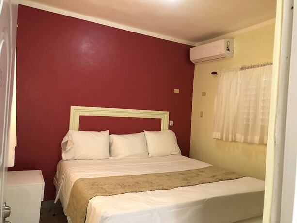 Imagen de la habitación del Hotel Diosamar y Suite. Foto 12