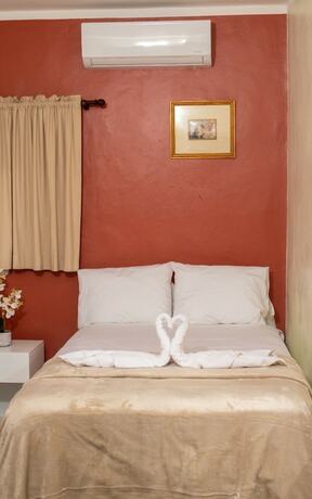 Imagen de la habitación del Hotel Diosamar y Suite. Foto 14