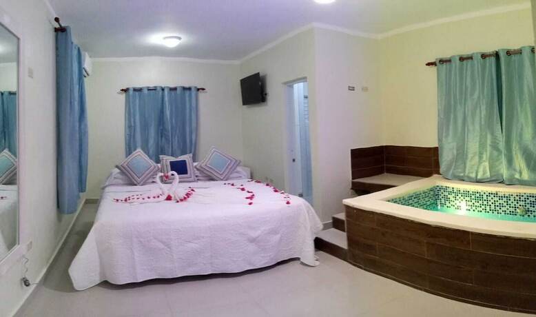 Imagen de la habitación del Hotel Diosamar y Suite. Foto 18