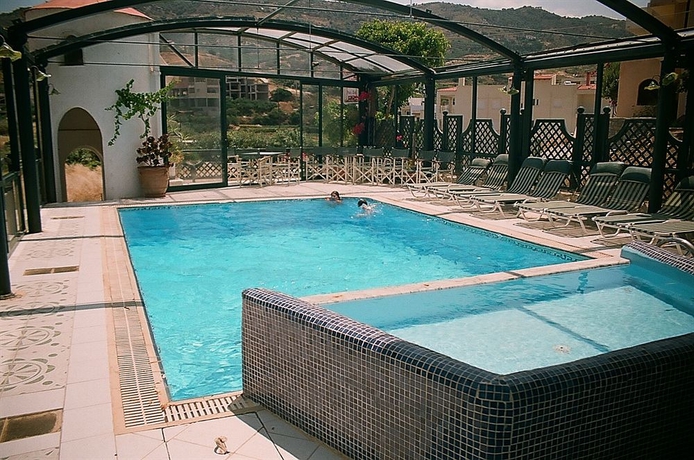 Imagen de la piscina del Hotel Dioskouroi Apartments. Foto 12