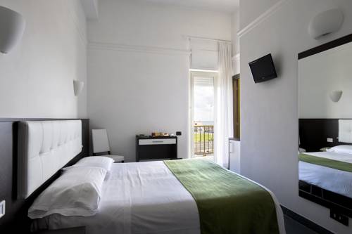Imagen de la habitación del Hotel Dipendenza Bellavista, Lido di Ostia. Foto 6