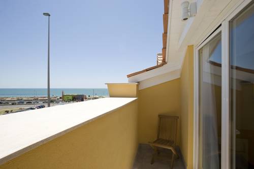 Imagen de la habitación del Hotel Dipendenza Bellavista, Lido di Ostia. Foto 15
