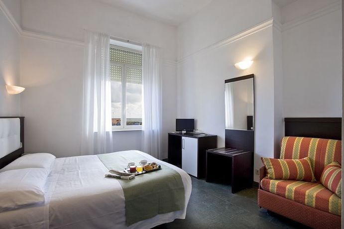 Imagen de la habitación del Hotel Dipendenza Bellavista, Lido di Ostia. Foto 7