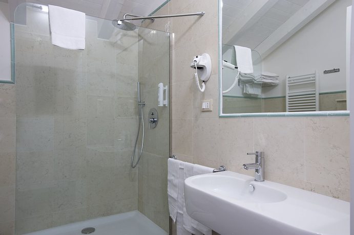 Imagen de la habitación del Hotel Dipendenza Bellavista, Lido di Ostia. Foto 15