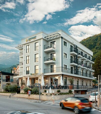 Imagen general del Hotel Diplomat, Budva. Foto 1